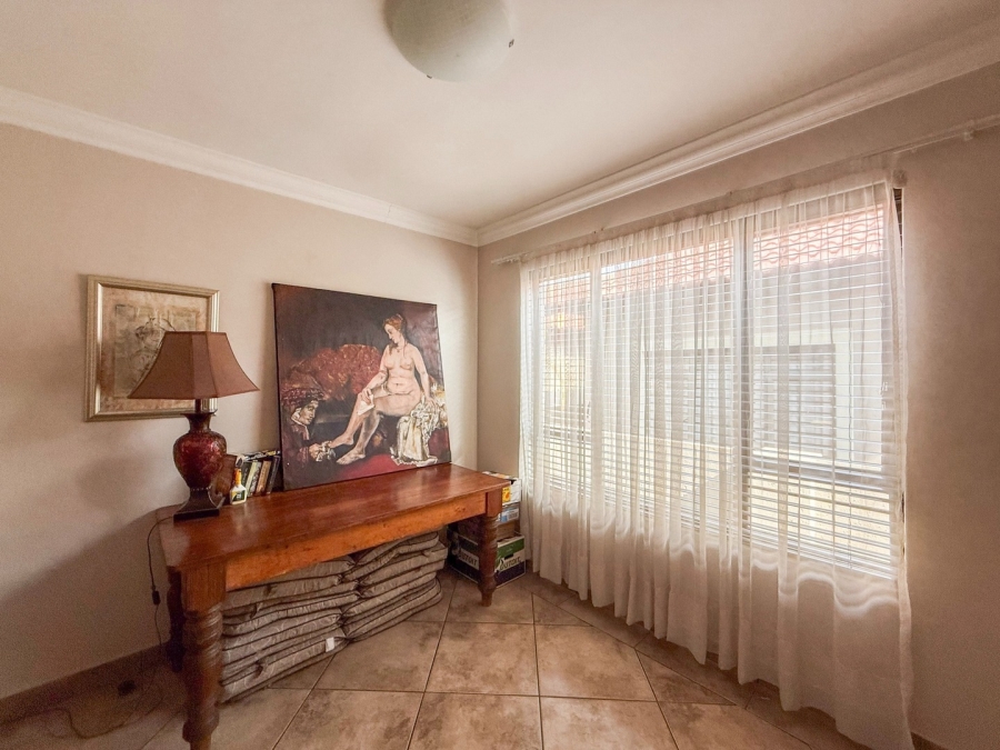 To Let 3 Bedroom Property for Rent in Melodie North West